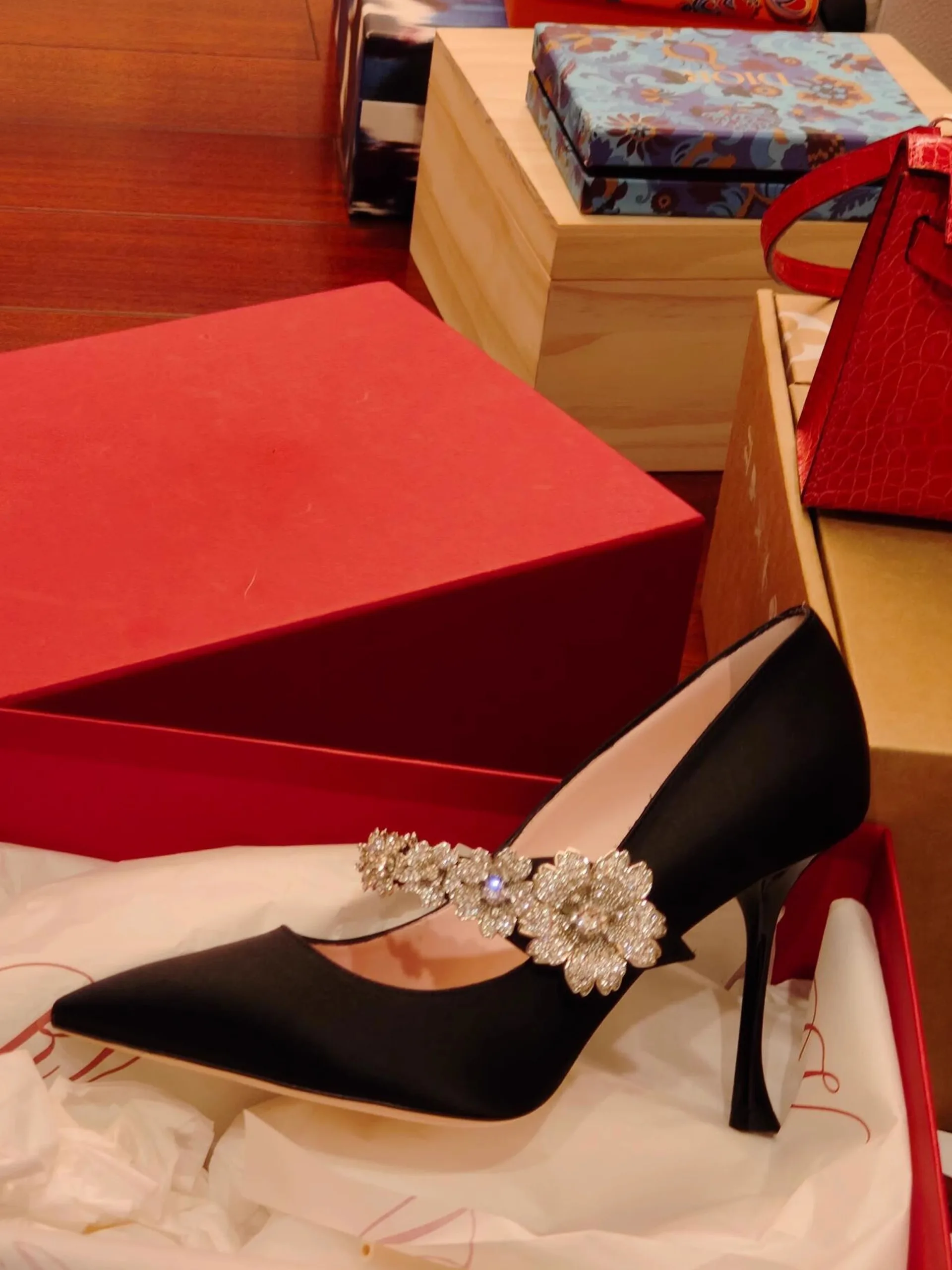 

Rhinestone Satin Pointed Toe High Heels Black Stiletto All-Match Shallow Pumps French Style Temperament Mary Jane Women Shoes