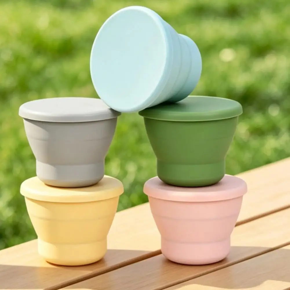Collapsible Travel Cup with Lid, 170ml Foldable Silicone Drinking Cup for Camping Hiking Leakproof Water Cup Travel Essentials