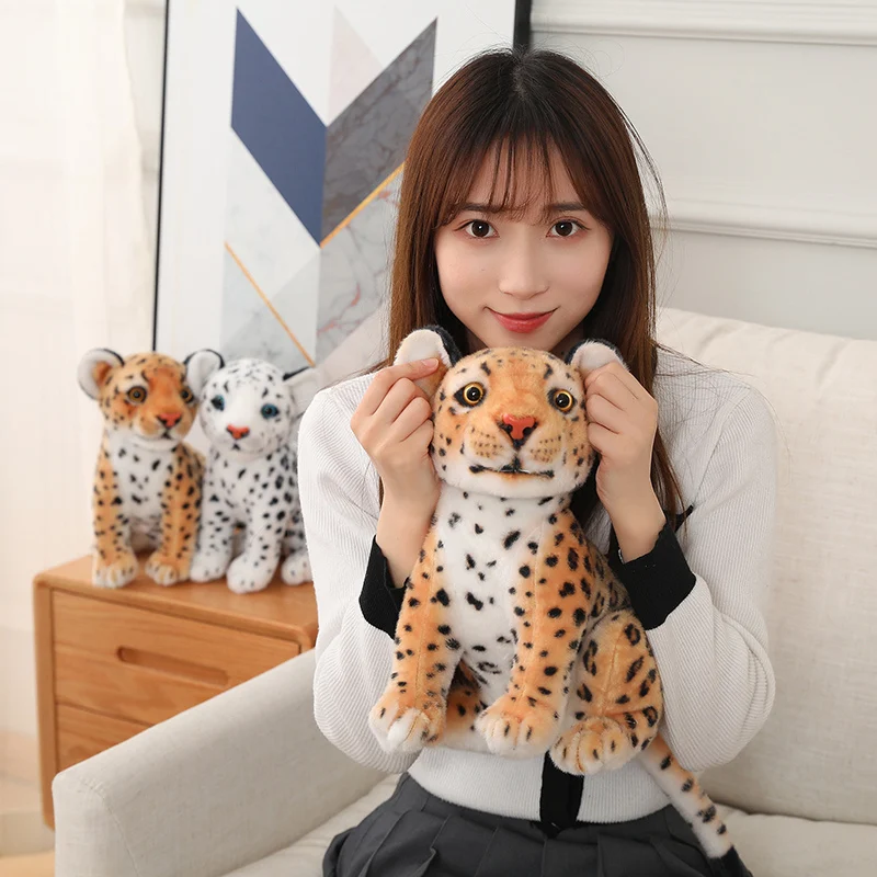 Mainan boneka macan tutul salju tiruan lucu 32cm boneka hewan lucu dekorasi hadiah ulang tahun boneka macan tutul mirip asli