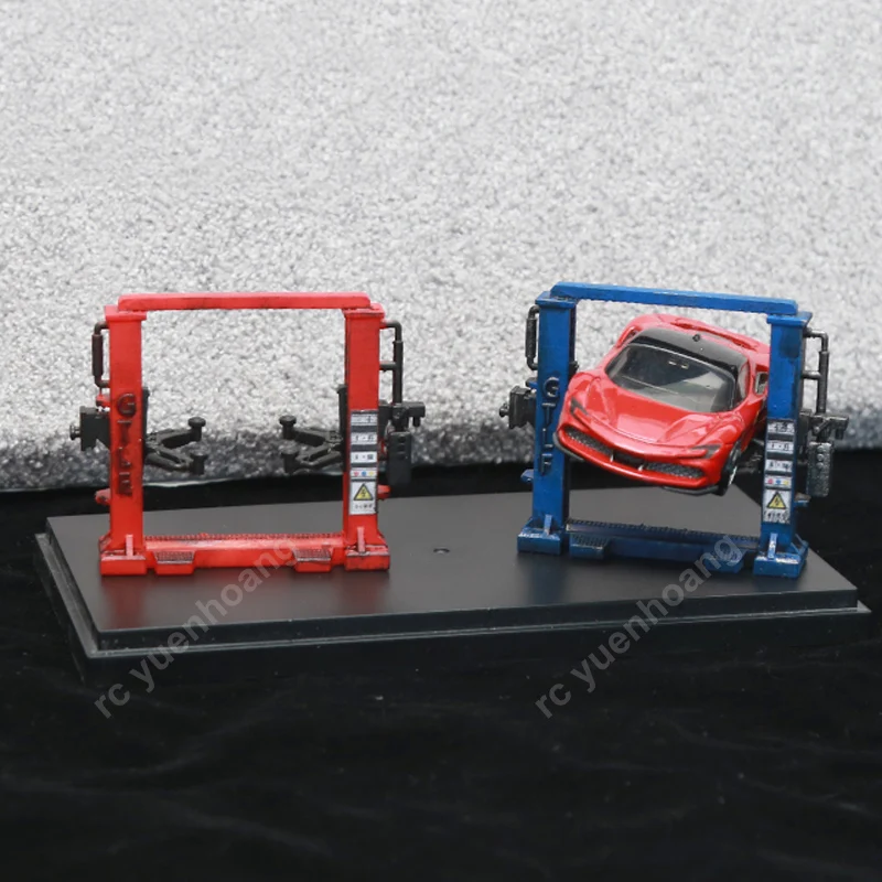 1PCS 1/64 Scale Two-Post Lift Model Simulation Automotive Hoist Diecast Car Accessory for Miniature Scene Garage Dioramas