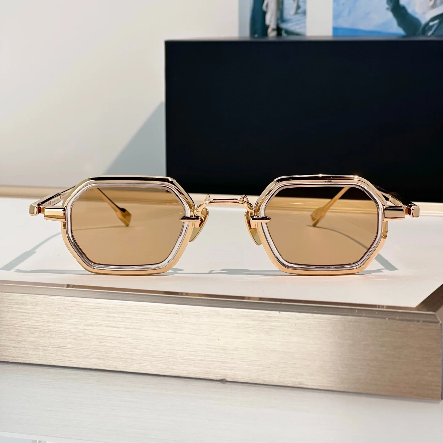HADAR-T Man Woman Sunglasses Premium Metal Octagonal Frame UV Protection High-End Daily Fashion Sun Glasses Shades