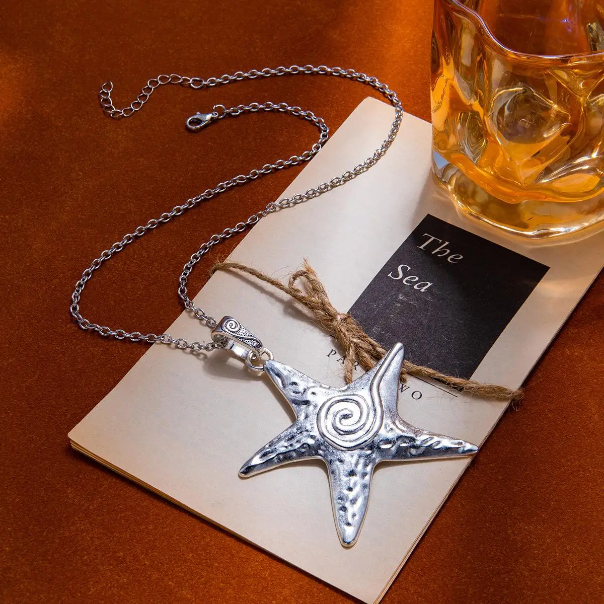 

Sweet Cool Star Pendant Necklace Retro INS Texture Star Sweater Chain Cold Style Fashion Jewelry Accessory for Women