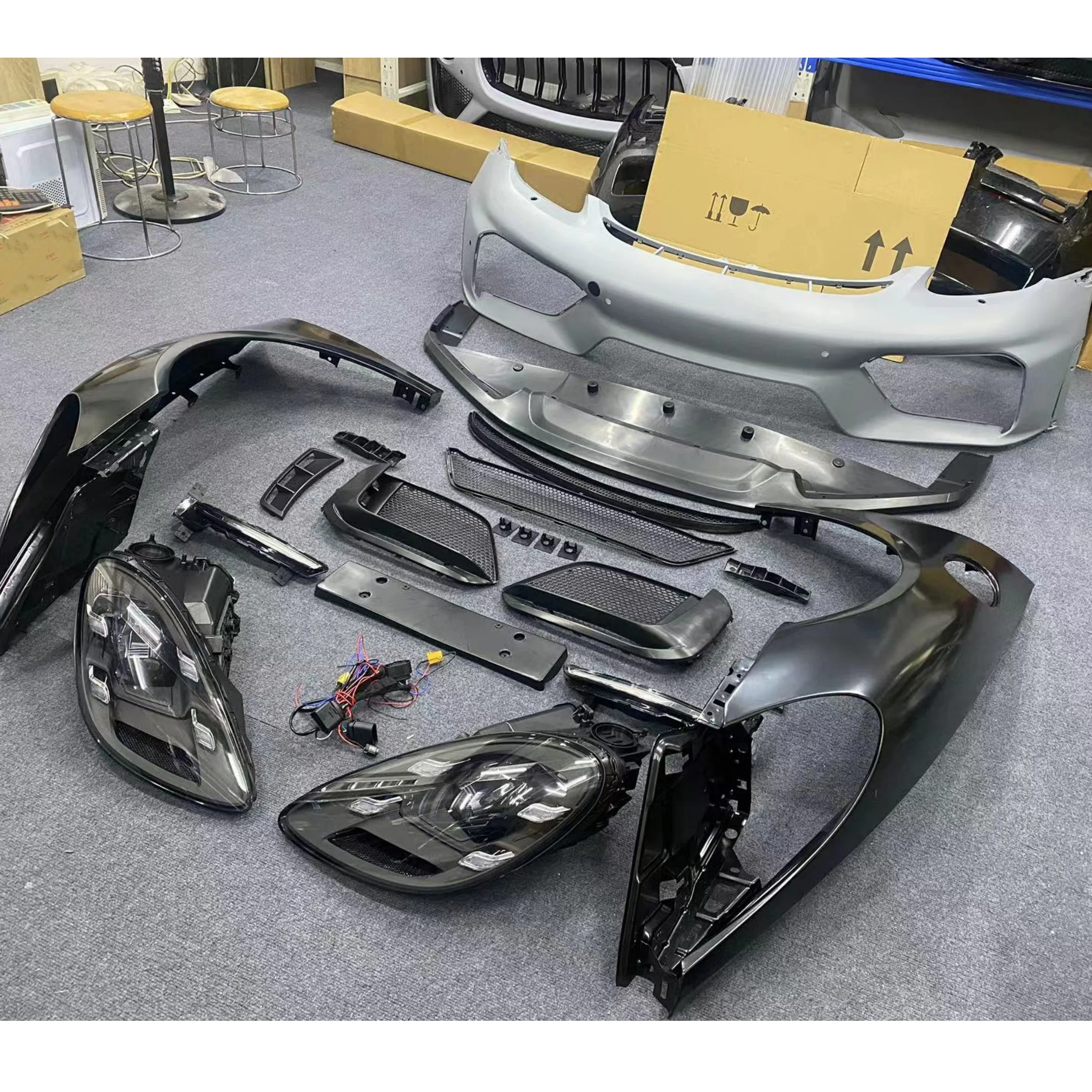 Body kit for Porsche 981 upgrade to 718 Auto surround Front bumper assembly Fenders Headlights Car Accessories