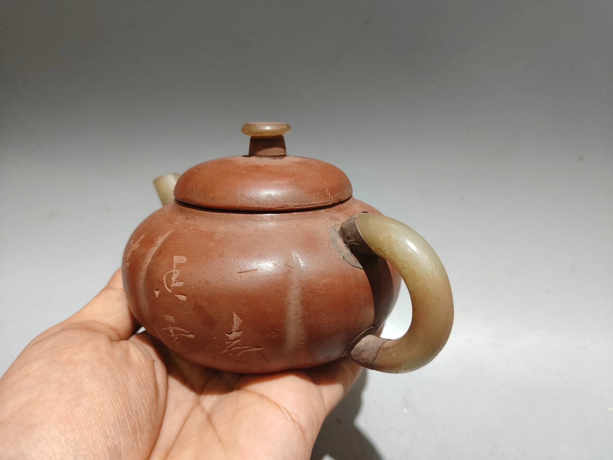 Old Yixing Purple Clay Teapot Raw Red Clay Inlaid jade Persimmon round pot Engraved teapot Kettle Teapot Flagon