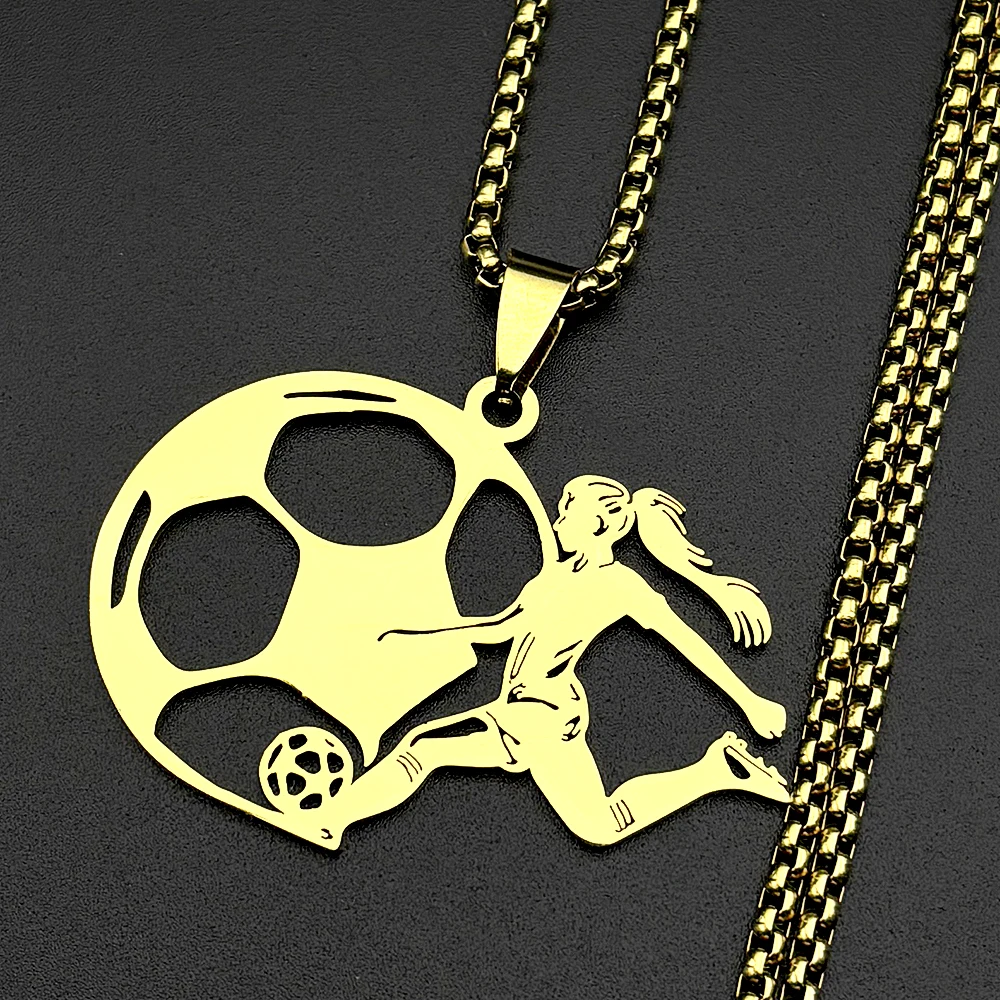 Fußballspieler-Schmuck: Edelstahl-Halskette in Silberfarbe mit Fußball-Motiv für Damen und Herren, Hip-Hop-Schmuck, Geschenkidee – Detail 4