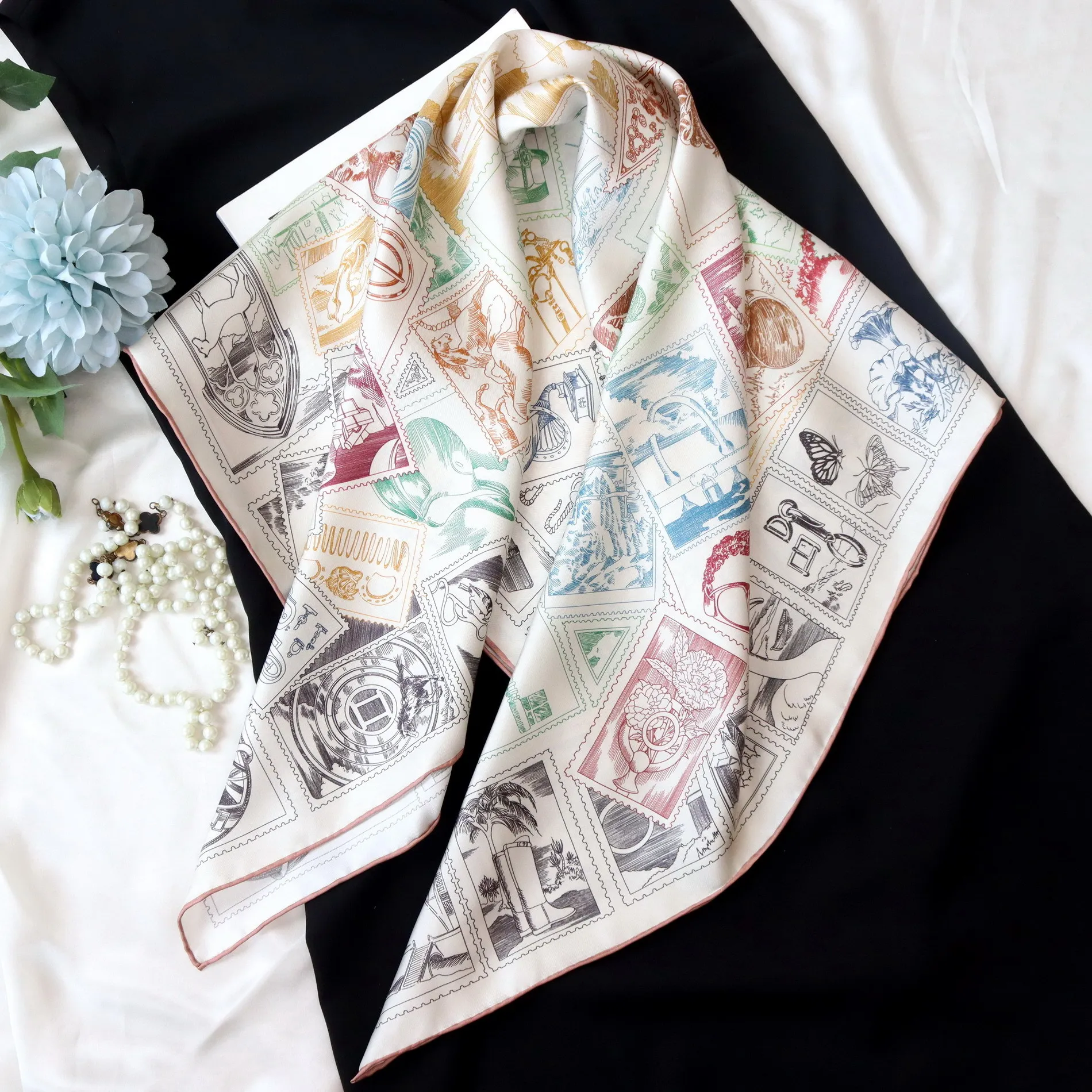 ผ้าพันคอไหมแท้ 100% สำหรับผู้หญิง ยี่ห้อ Winsleter-Women ขนาด 14 มม. ลายพิมพ์แบบปั๊ม 88*88 ซม. ของขวัญสำหรับคุณแม่ สไตล์เรโทร ผ้าคลุมไหล่ ฤดูใบไม้ร่วง 2025 รุ่น A5O716CC