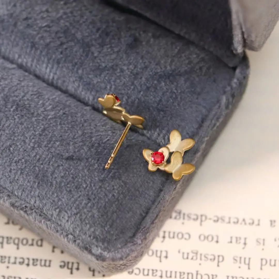 معتمد 9K الذهب الحقيقي الطبيعي روبي 0.15ct فراشة الأذن مربط Pegion لون الدم الأحمر الأحجار الكريمة أقراط الراقية مجوهرات الخالدة