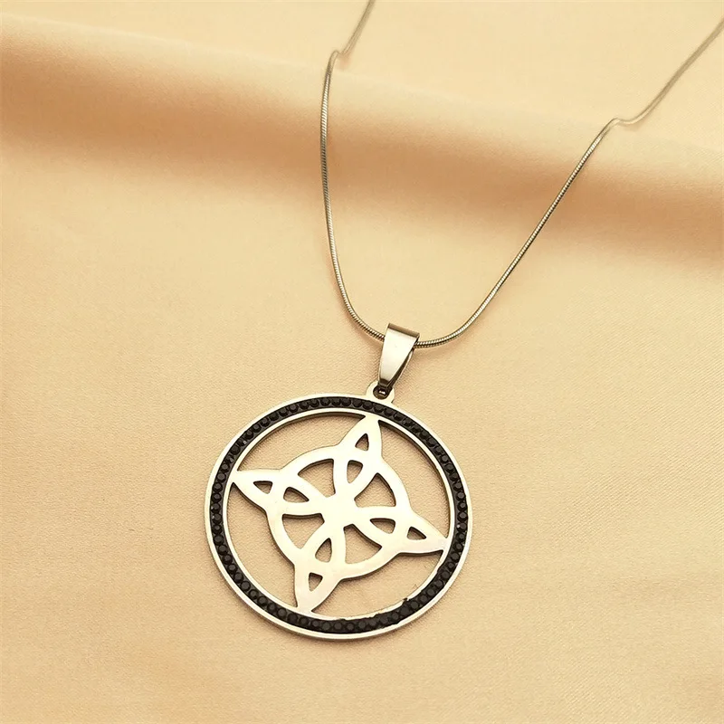 Diamond-Embedded Round Titanium Steel Pendant Necklace Unisex Personalized Necklace Trendy Stylish Jewelry for Streetwear