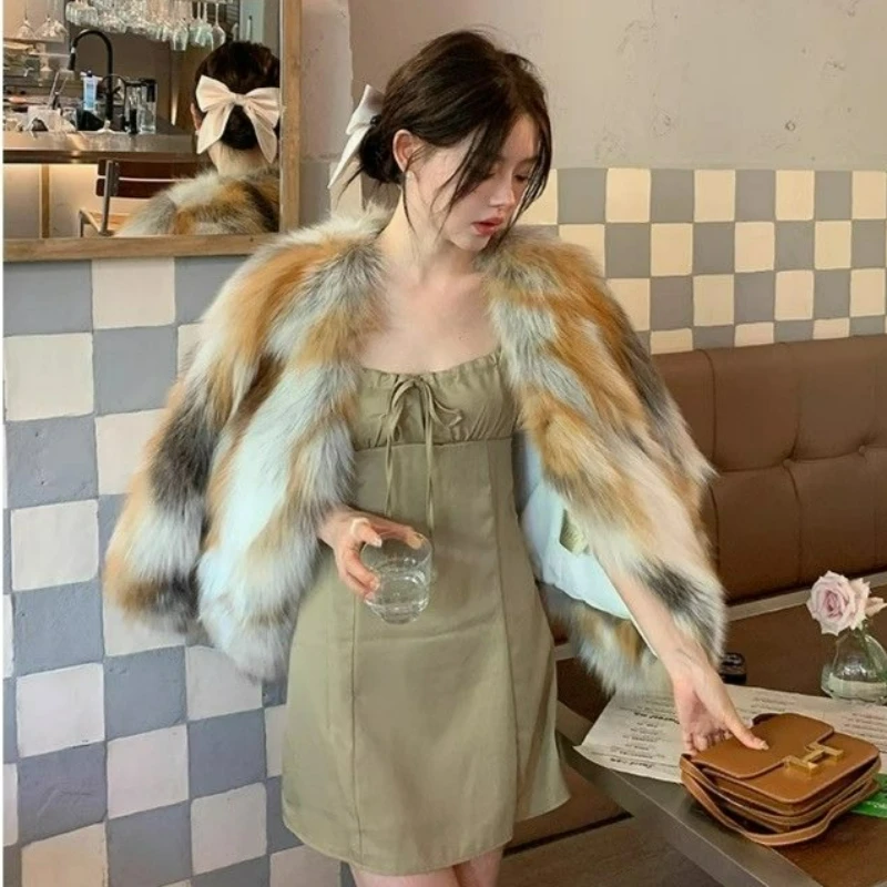 

Short Fox Fur Imitation Warm Outerwear 2026 Winter New Style Stylish Eco-friendly Fox Fur Slimming Loose Fur Jacket for Women