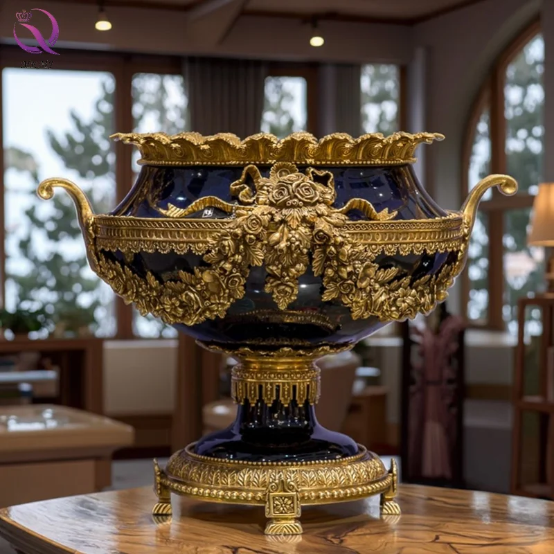 

Высококачественный ретро-вазон ручной работы с золотым декором, европейская роскошная ваза из черного фарфора