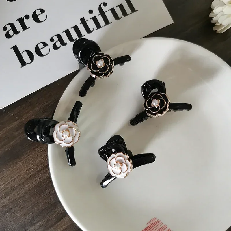 Mooie klassieke eenvoudige retro-stijl kleine bloem vintage haarklauwclips voor dames meisjes retro voor haaraccessoires