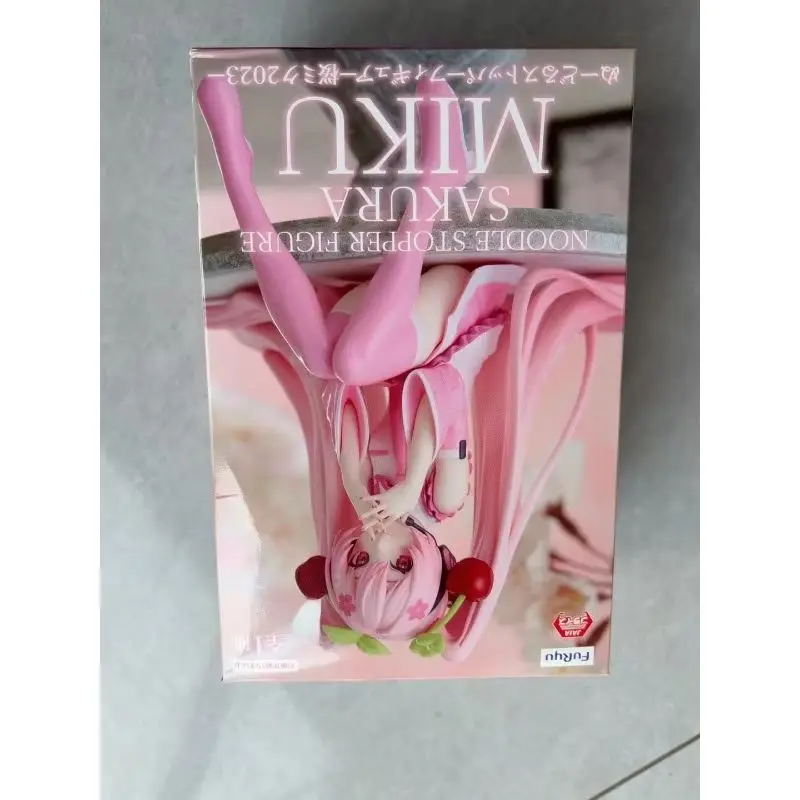 figurine-furyu-noodle-stopper-sakura-miku-2023-hatsune-miku-vocaloid-modele-de-collection-jouet-pour-collectionneurs