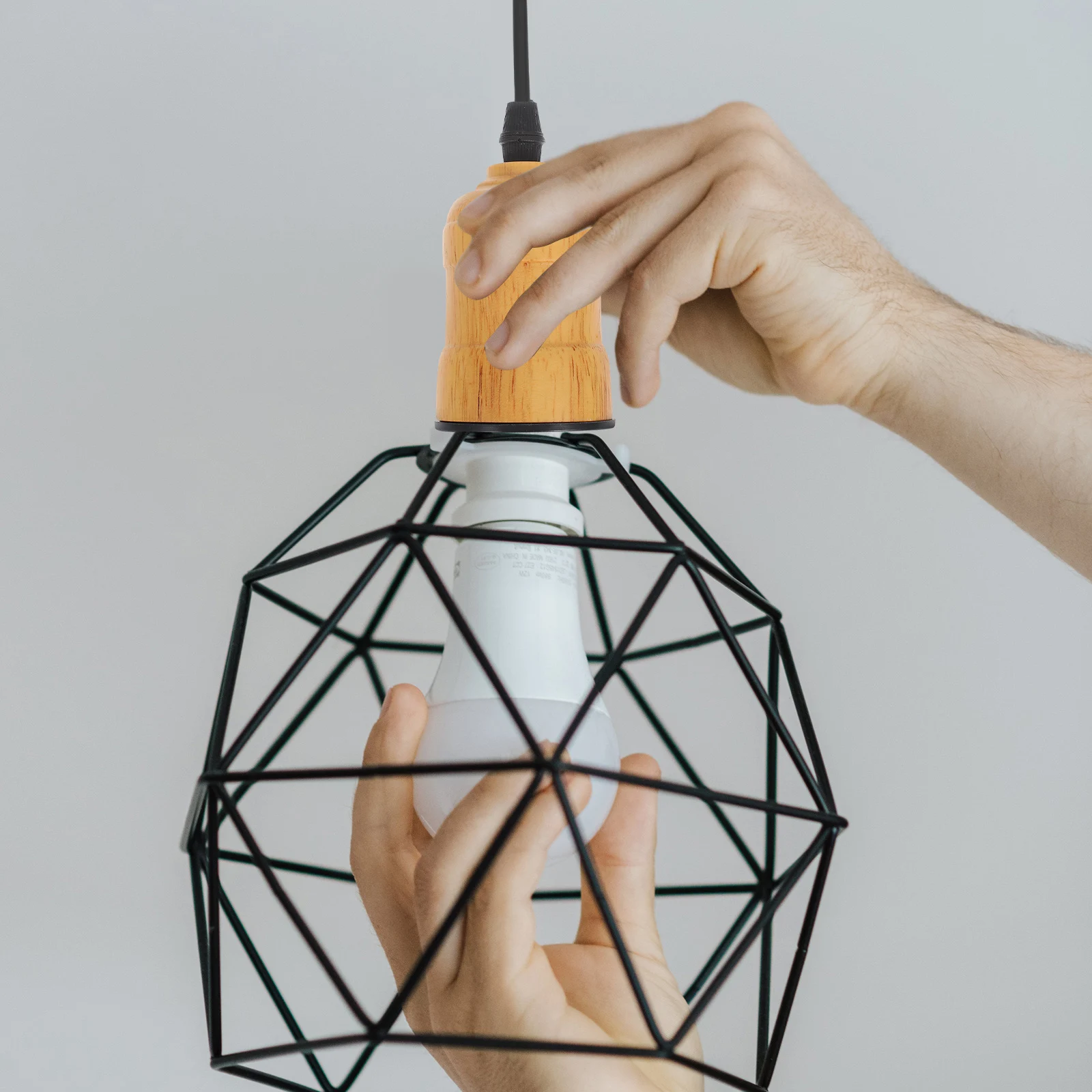 

Wooden Lamp Base Vintage Round E27 Hanging Light Fixture Adjustable Length Black Boho Pendant Kitchen Dining Room Decor