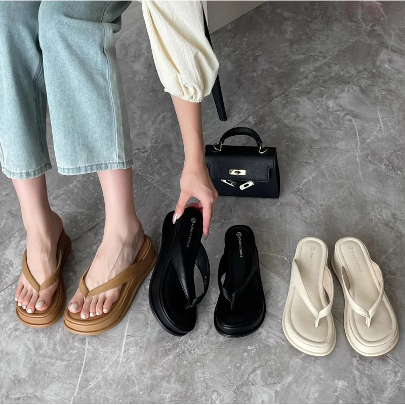 

2019, новые летние шлепанцы на толстой подошве на танкетке, подходящие ко всему сандалии для отдыха с круглым носком