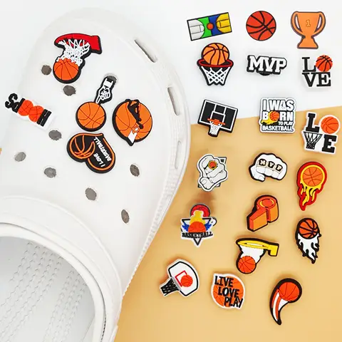 Bokstavskoberlocker Dekorationer för Crocs 1 st Alfabetsnålar Pojkar Flickor Barn Jeans Dam Berlock Julklappar Presenter Skotillbehör 10 best sales Crocs Charms Basketball - №4
