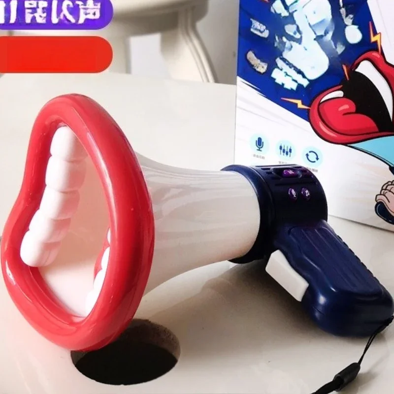 

Забавная игрушка-мегафон для записи голоса — портативный микрофон с эффектами изменения голоса для детей от 6 лет.