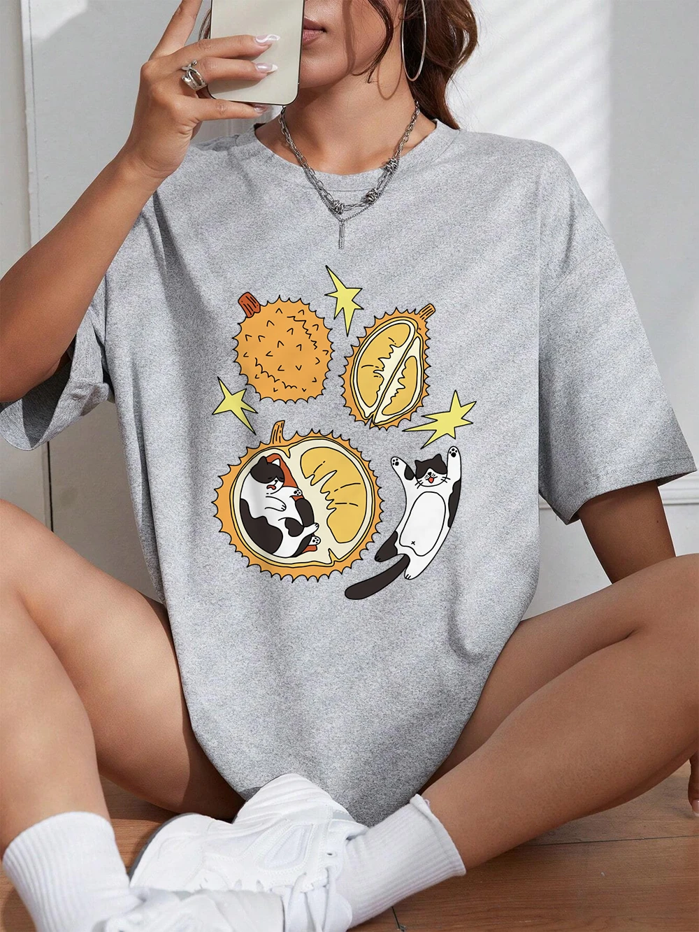 

Cartoon Cat Nested In Durian Illustration Printed T-Shirts Women Cotton Summer Tops O-Neck Soft Loose T Shirt Casual Clothes