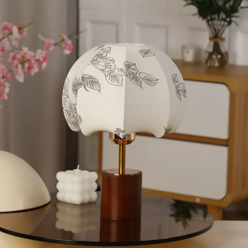 

Chinese Style Rustic Retro Solid Wood Desk Lamp Ancient Costume Decoration Lamp In Bedroom High-End Feeling Master Bed Lamp