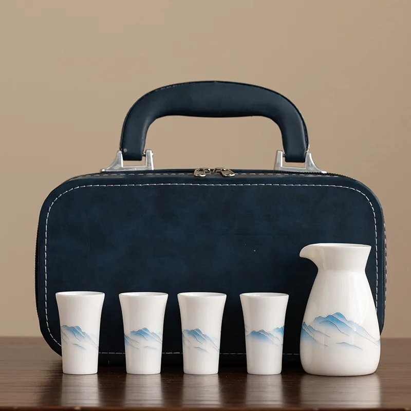 

Креативный керамический дорожный винный набор в стиле ретро, уличный портативный японский стиль, бытовой набор для саке, барный набор, подарочная коробка, кожаная сумка, новинка 2023 г.