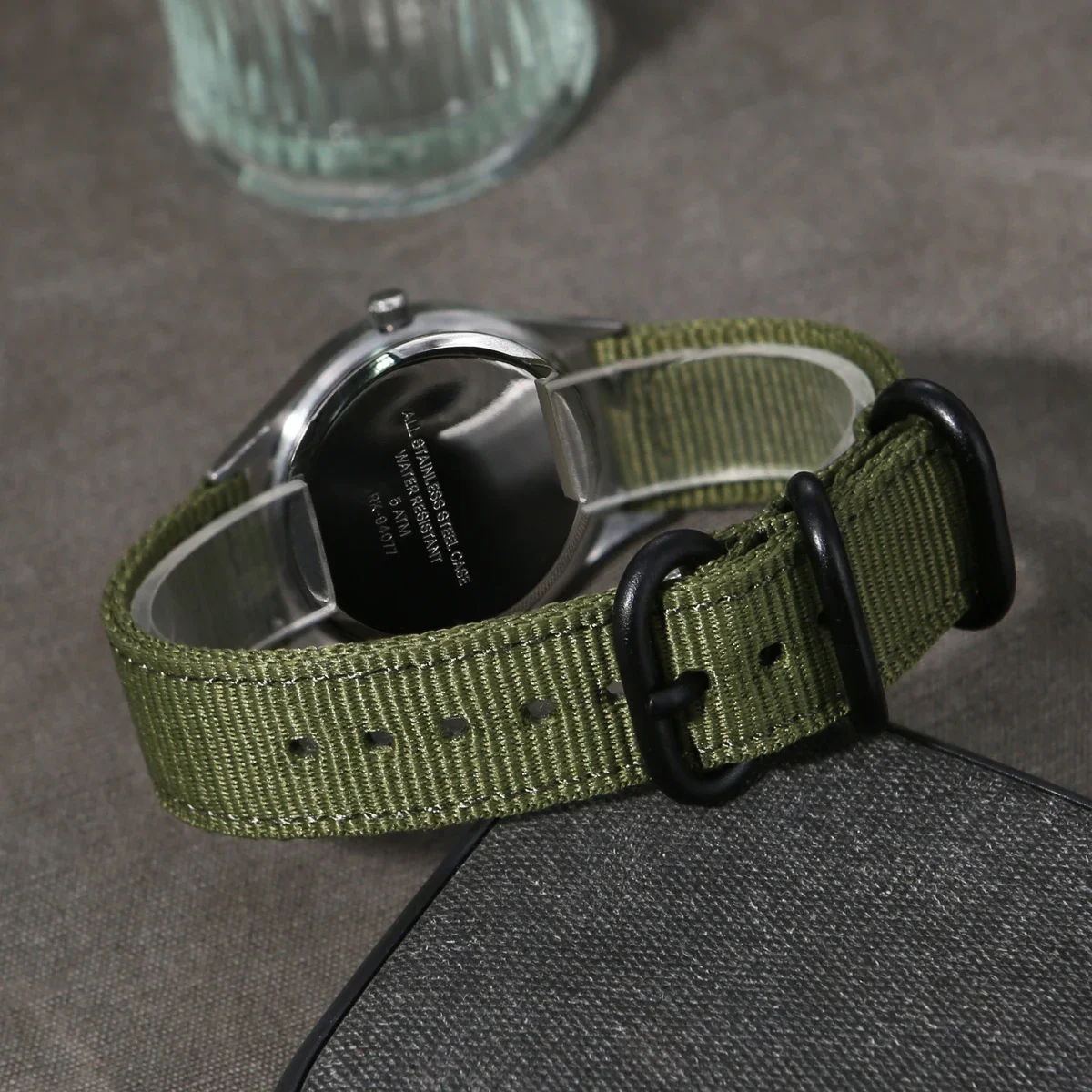 ساعة بايلوت رياضية كلاسيكية للرجال بحركة كوارتز صغيرة الوجه مع ميزة توهج ليلي