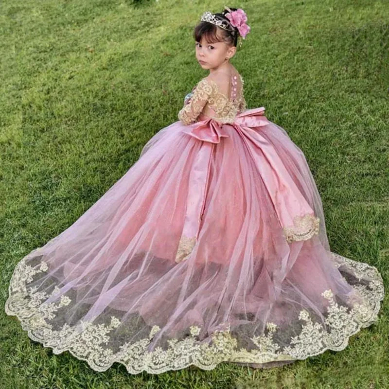 

Long Sleeves Flower Girl Dresses With Sashes Gold Appliqued Tulle Princess Pageant Dress Kids Birthday Gown for First Communion