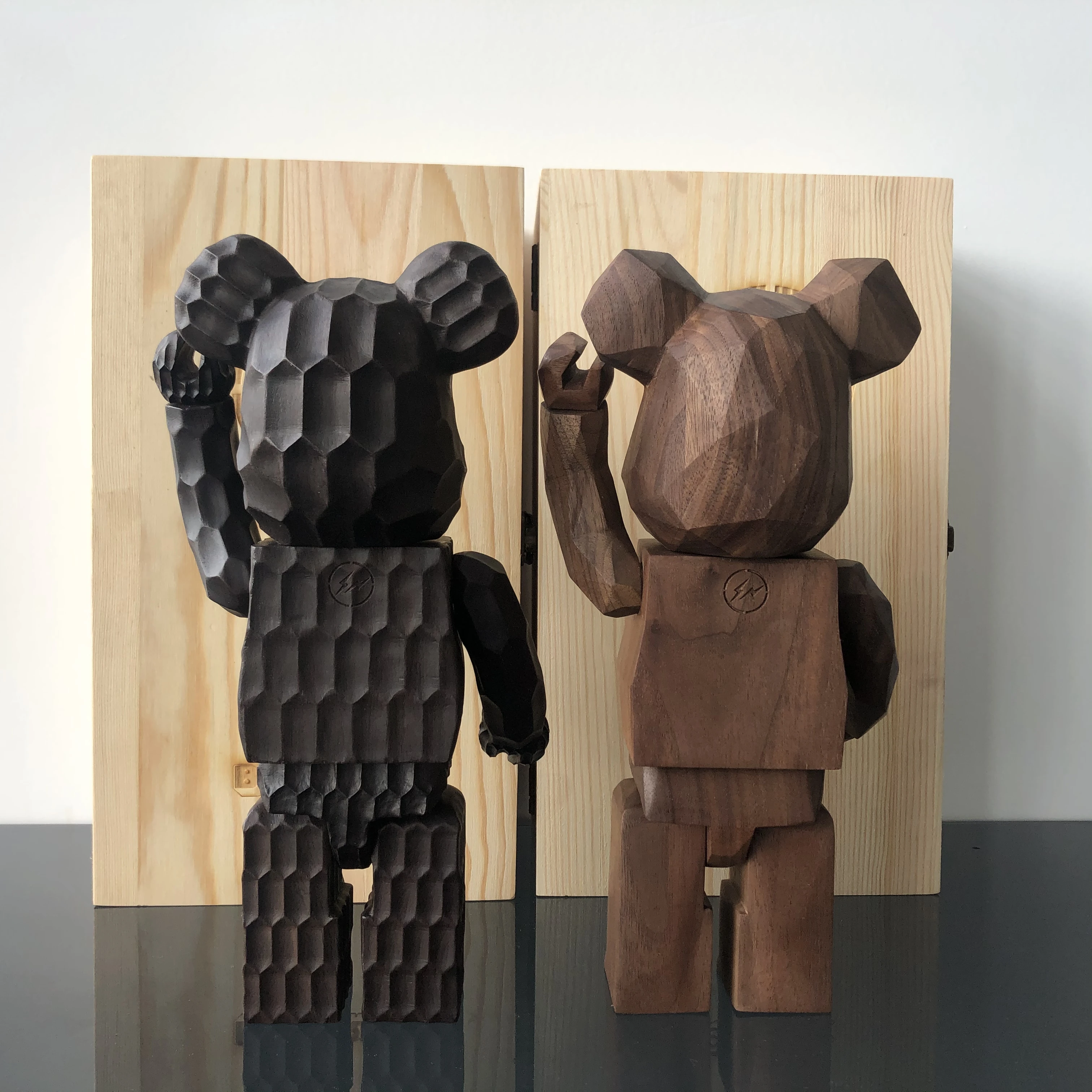 Bearbrick Karimoku x Fragment (Polygon) 400% Rhombus Lightning Wood Bear Gem Pattern North American Black walnut solid wood