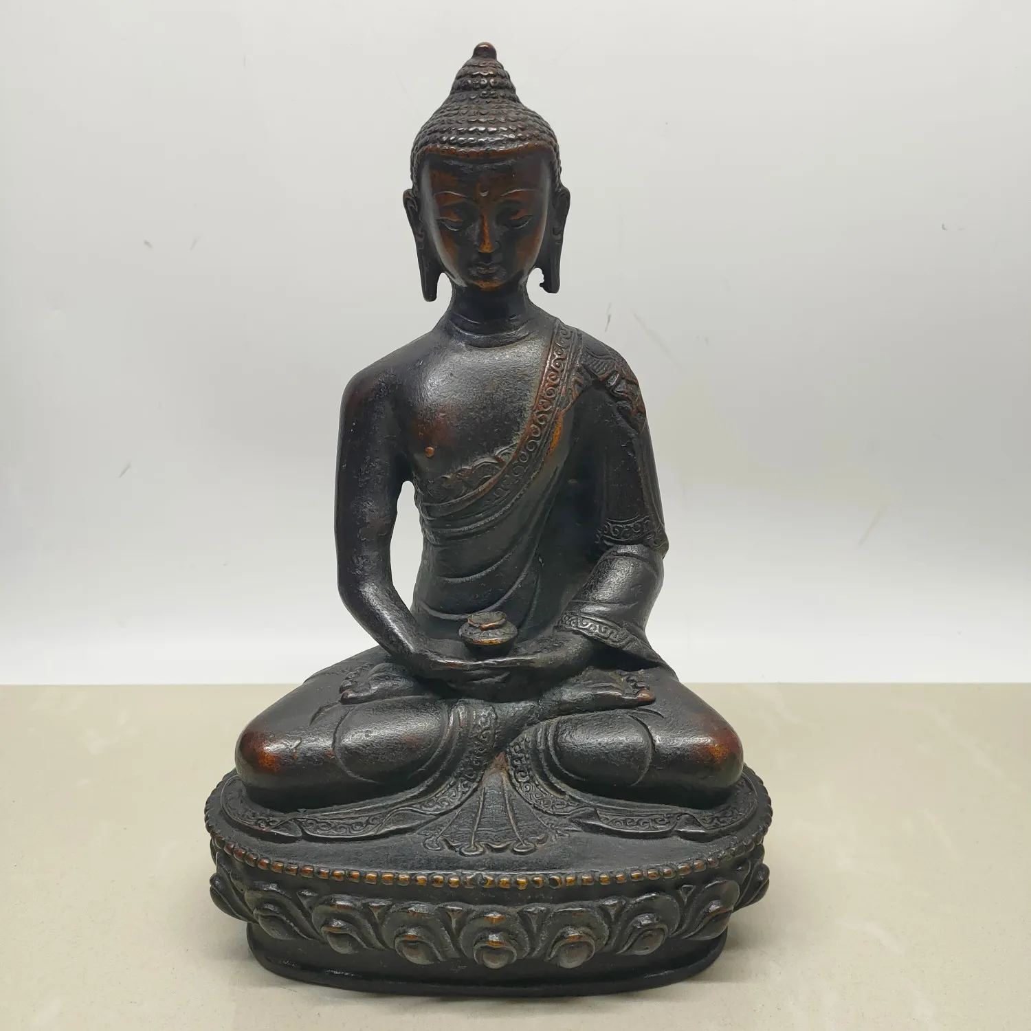 20 cmCollection of antique bronze statues Shakyamuni Buddha Material, brass antique craftsmanship Weighing approximately 0.84k