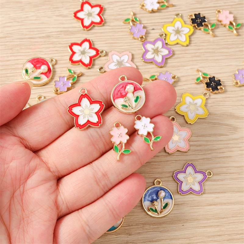 10 Stück niedliche, bunte Emaille-Blumenanhänger für Halsketten, Ohrringe, Armbänder, DIY-Bastelarbeiten, Schmuckherstellung, Zubehör – Detail 2