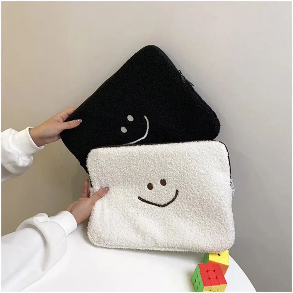 Imagem -03 - Bolsa Interno do Rosto Sorridente de Pelúcia Ipad Inner Bolsa Tablet Protective Case Laptop Sleeve Laptop Sleeve Ins Instagram Outono Inverno