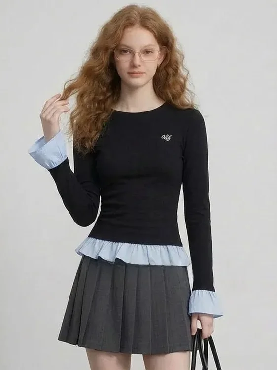 

Женский повседневный топ ZhuoZhi Весна 2026 с круглым вырезом, вышивкой, рукавами-колокол и кружевной отделкой