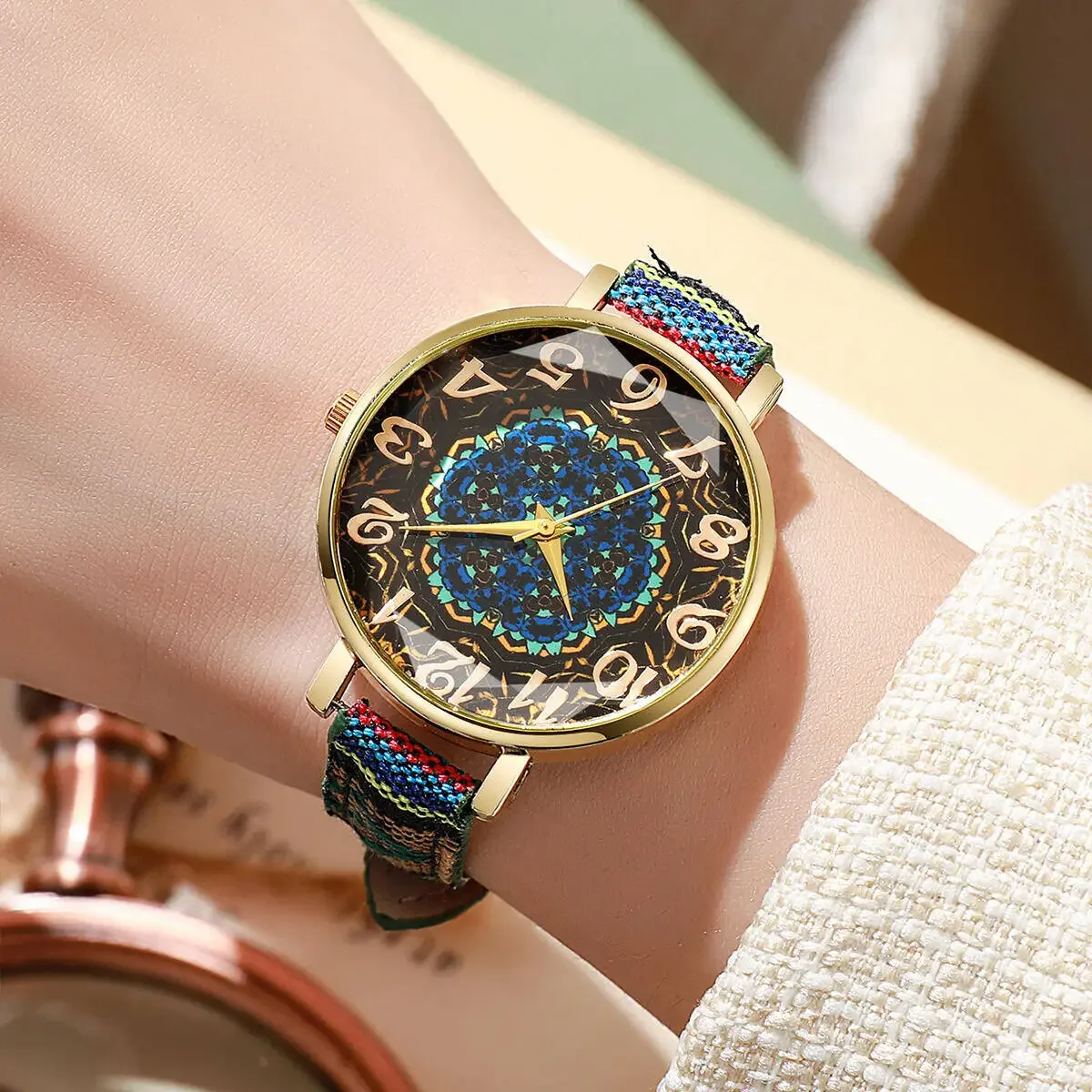 Vintage Printed Women Watches Casual Leather Strap Ladies Quartz Wristwatch Reloj Mujer Girls Gift（Without Box）