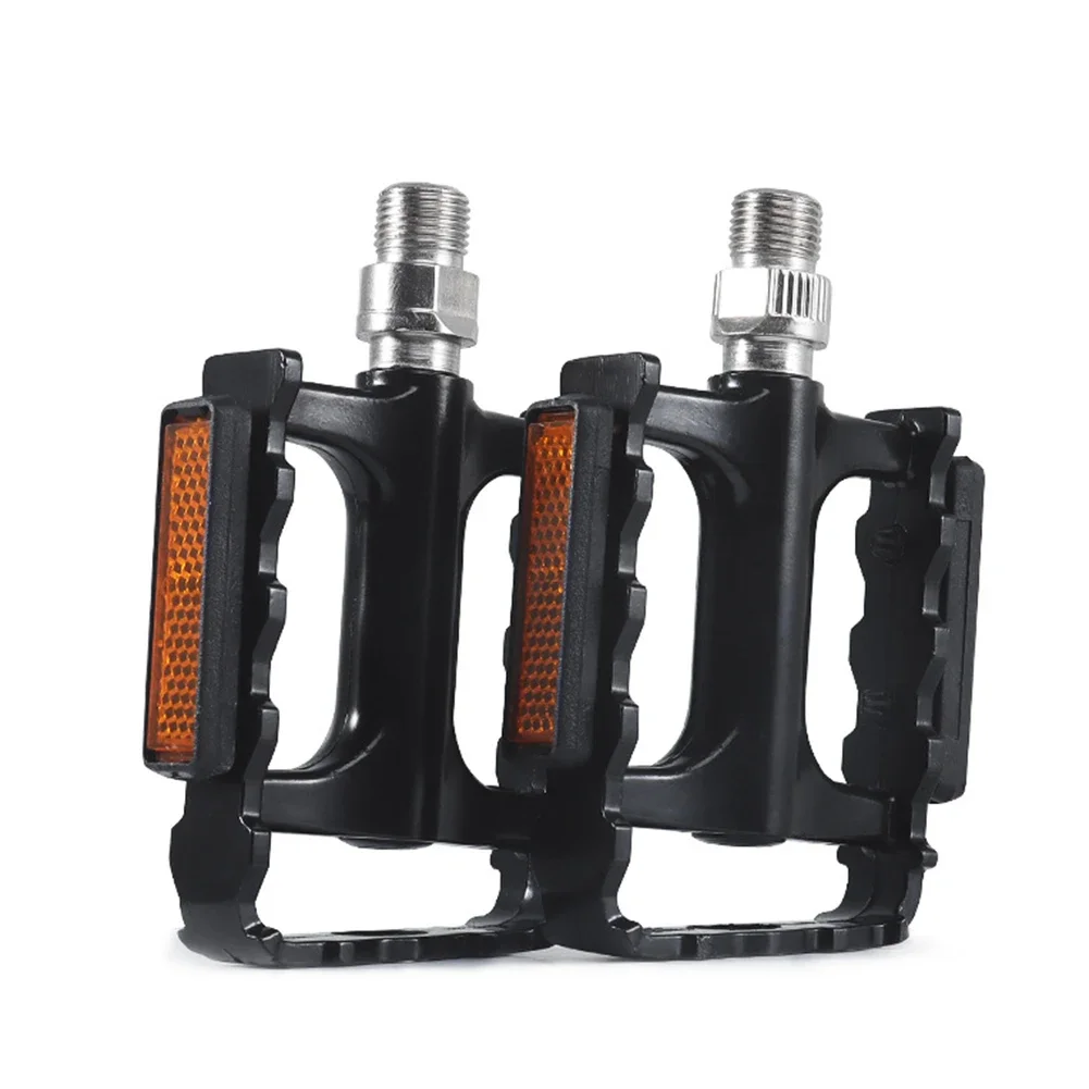 

Reflective Road Bike Pedals Aluminum Alloy Easy Installation Wide Tread For Better Power Anti Slip Tread Pattern