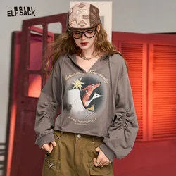 ELFSACK 2024 Autumn New Arrive Coffee V-neck retro fox print petite commuter short hooded sweatshirt for women