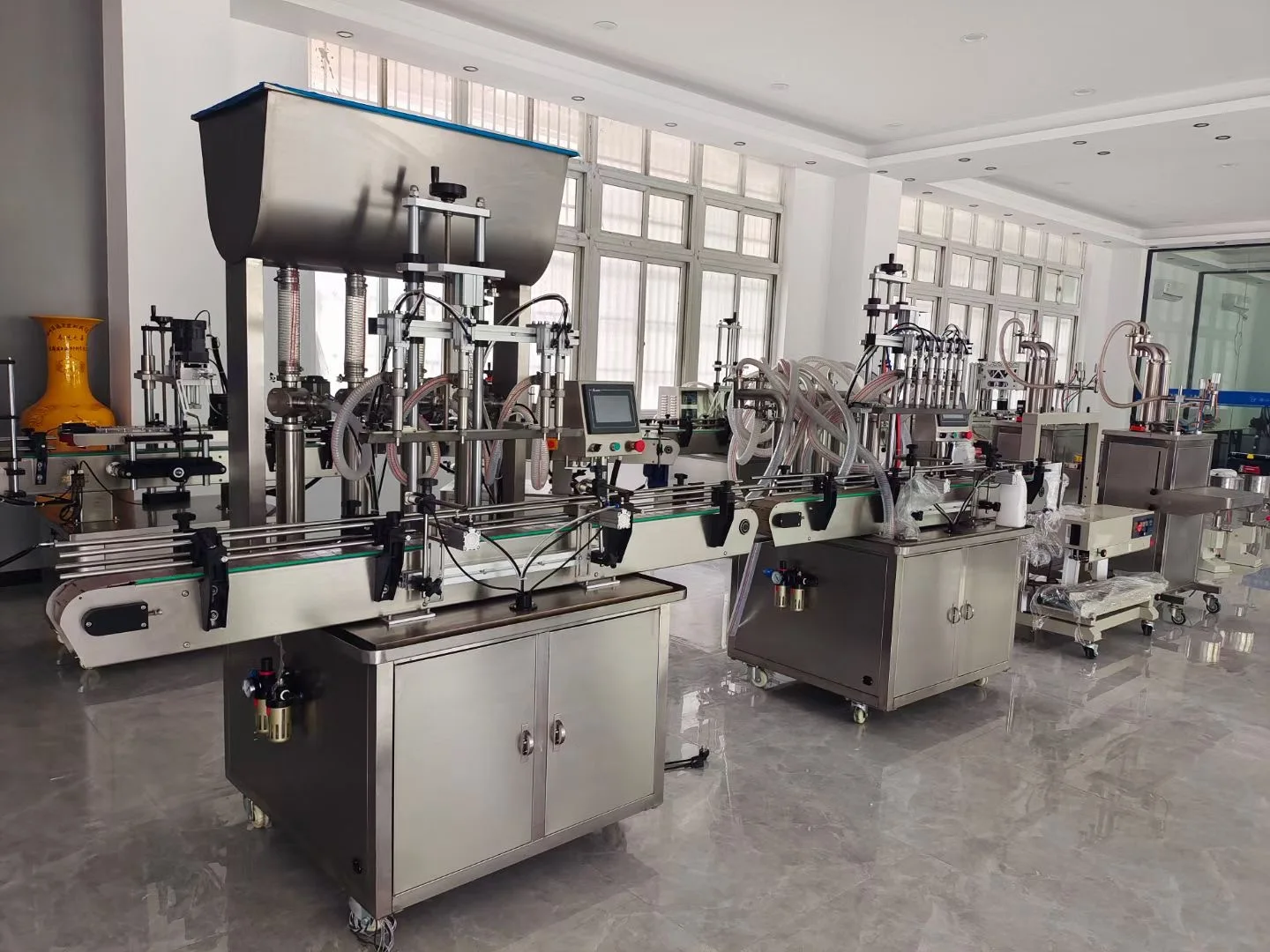 Tappatrice automatica Tappatrice Tappatrice a doppia testa a pressione sottovuoto