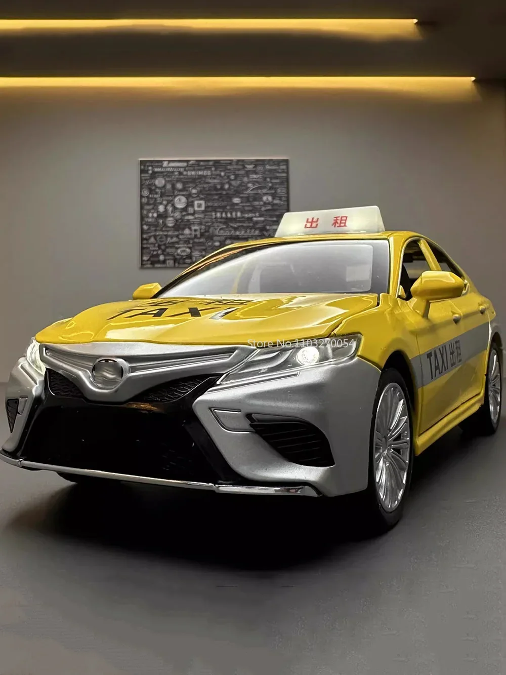 

1/24 Alloy Camry Taxi Car Model Toy High Simulation Metal Diecasts Sound And Light Pull Back Vehicles Kids Gifts Collection Toys