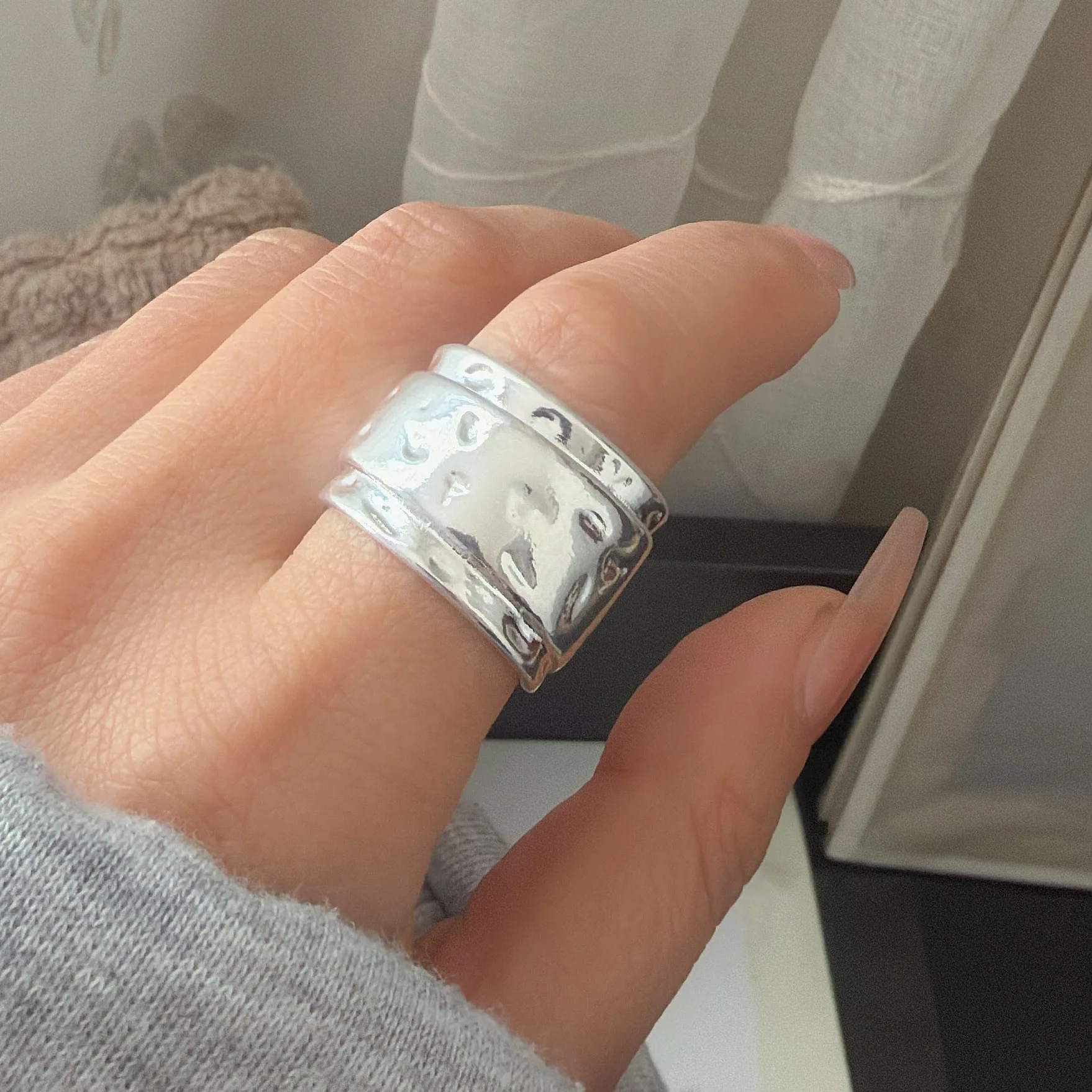 925 スターリングシルバーリング女性用カップルミニマリスト - Statement Cocktail Ring のレビューと価格