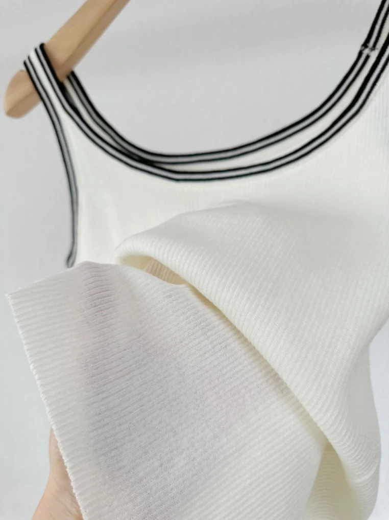 

Faionable Korean Sle Summer New Arrival Comfortable Skin-Friendly Slim Fit Knitted Svel Vest Top for Young Women