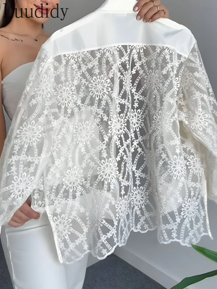 الأزهار الدانتيل المطرزة شبكة المرقعة معطف الجانب الشق سترة