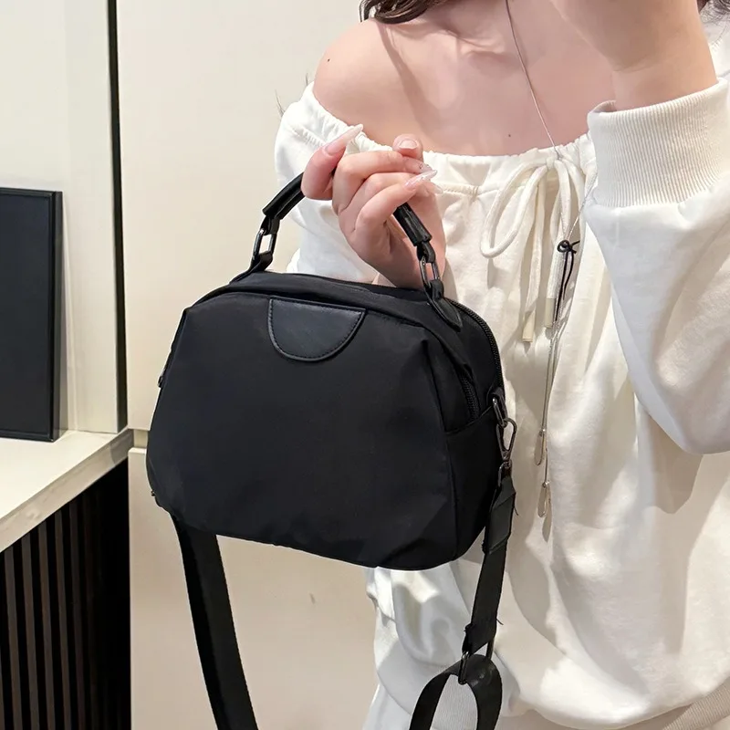 

2025 New High-end Fashion Large Capacity Handbag, Women's Casual Versatile Shoulder Bag, Commuter Crossbody Bag