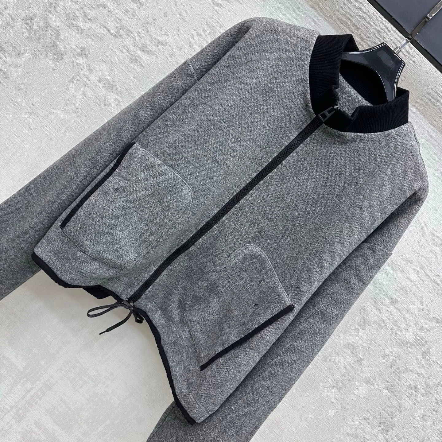2026 New Beige Contrast Color Buttoned Collar Jacket - Blend of Wool with Drawstrings, Two Pockets with Contrast Edges, Long Sle