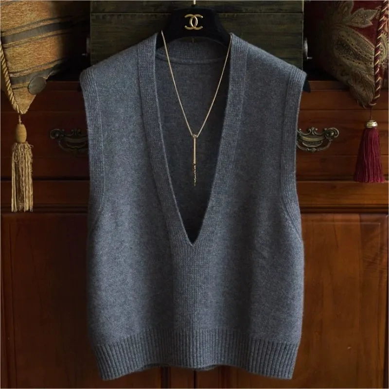 Foreign style V-neck wool vest women wear autumn and winter folded sleeveless knit vest loose horse clip set small vest