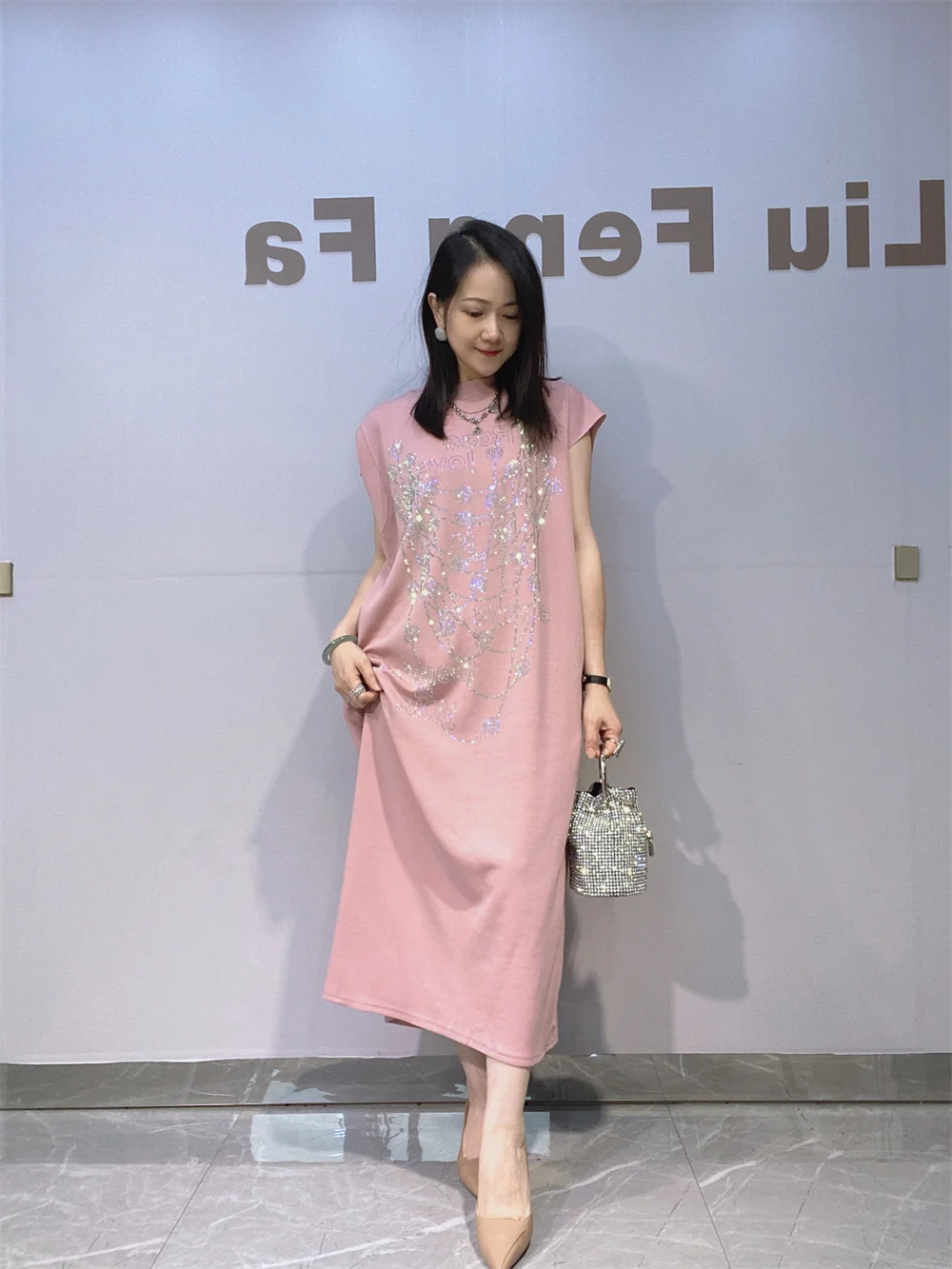 

Elegant Long Evening Dress Women's Fashion Lightweight Diamond round Neck Shoulder Strap Summer Large Size High-End Ironed Di...