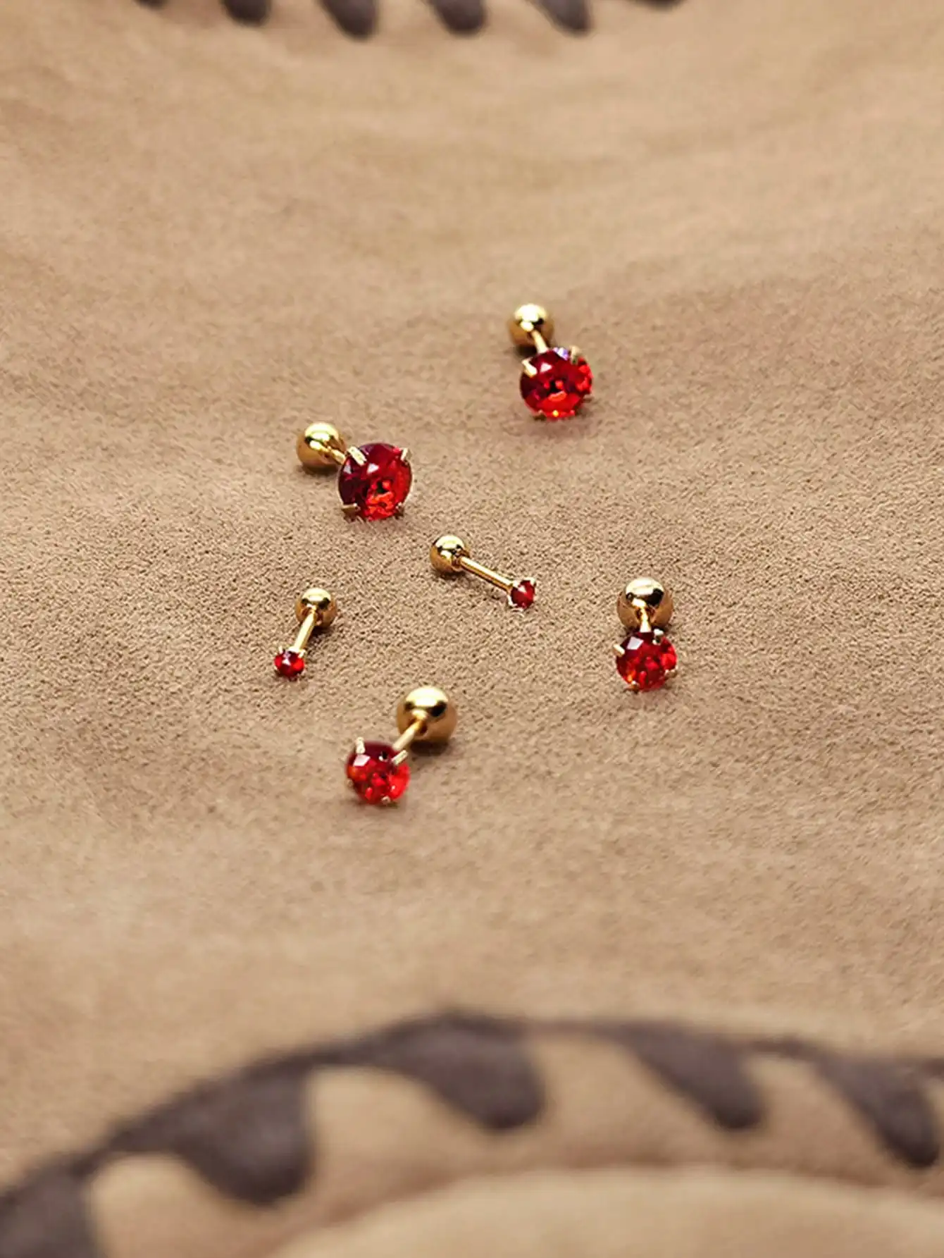 1 par de pendientes de plata de ley 925 con rubí rojo y circonita cúbica, Mini pendientes de tuerca informales diarios a la moda para mujer para vacaciones