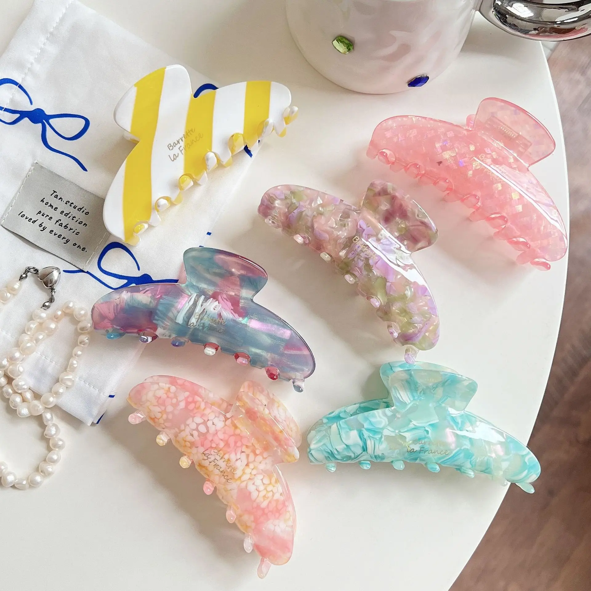 

YHJ French Retro Hair Claw High Quality Multicolor Acetate Trendy Claw Clips Stripe Crab Hair Clip Hair Accessories for Women