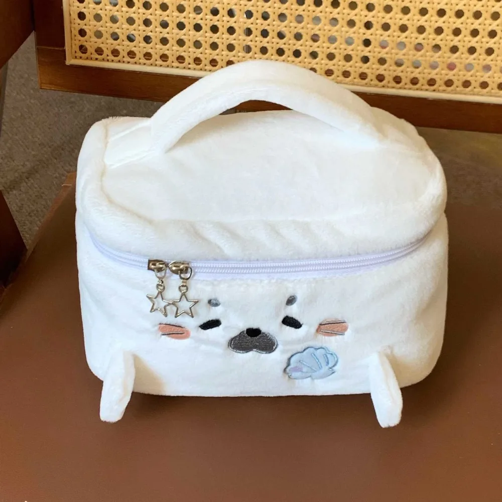 Fluffy Little Seal Make-up-Tasche, großes Fassungsvermögen, Kosmetiktasche mit Stickmuster, tragbare Reise-Kulturtasche, vielseitig einsetzbar – Detail 10