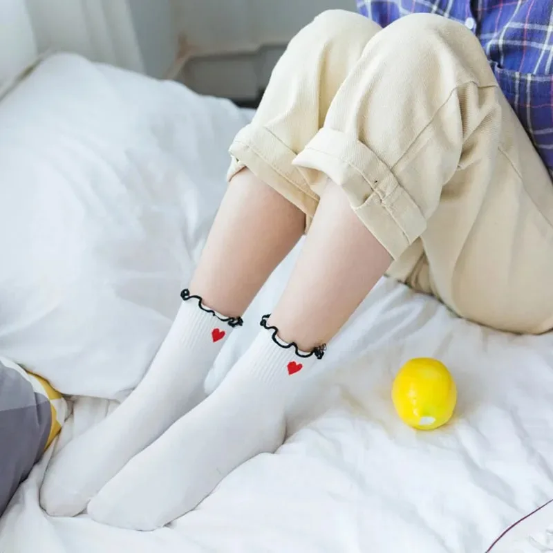 New Women Cotton Cusual White Black Socks Girls Cute Crimped Ankle Sock Stripes Dots Heart Short Socks Calcetines Mujer Sokken