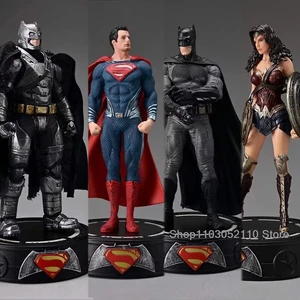 LED Justice League Batman Wonder Woman Superman Figure Model Spielzeug Superhelden Figuren Sammlerspiele 20 cm Geburtstagsgeschenke 8 Hauptverkaufspuppen Wonder Woman - №1
