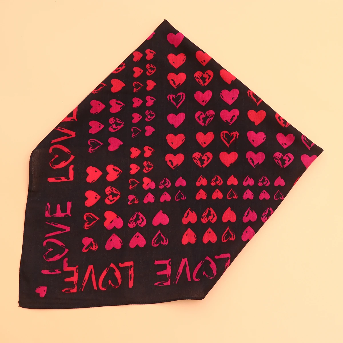 

Red Heart Pattern Dog Collar Bib Pet Scarf High Quality Adorable Style Party Dress Up Accessories Triangle Saliva Towel For Dogs