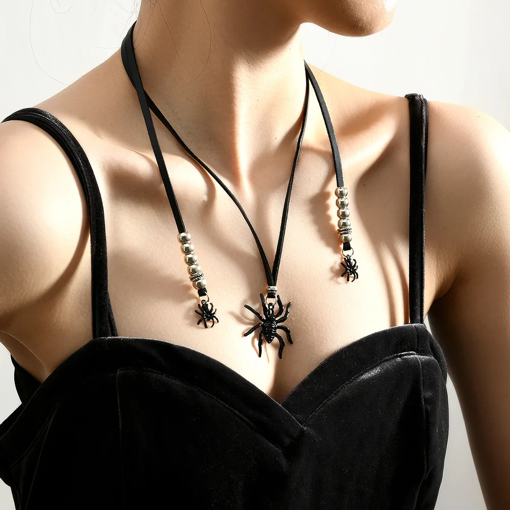 

Women's Punk Gothic Black Spider Pendant Necklaces Perfect for Halloween Party Trendy Accessory Luxury Jewelry Gifts