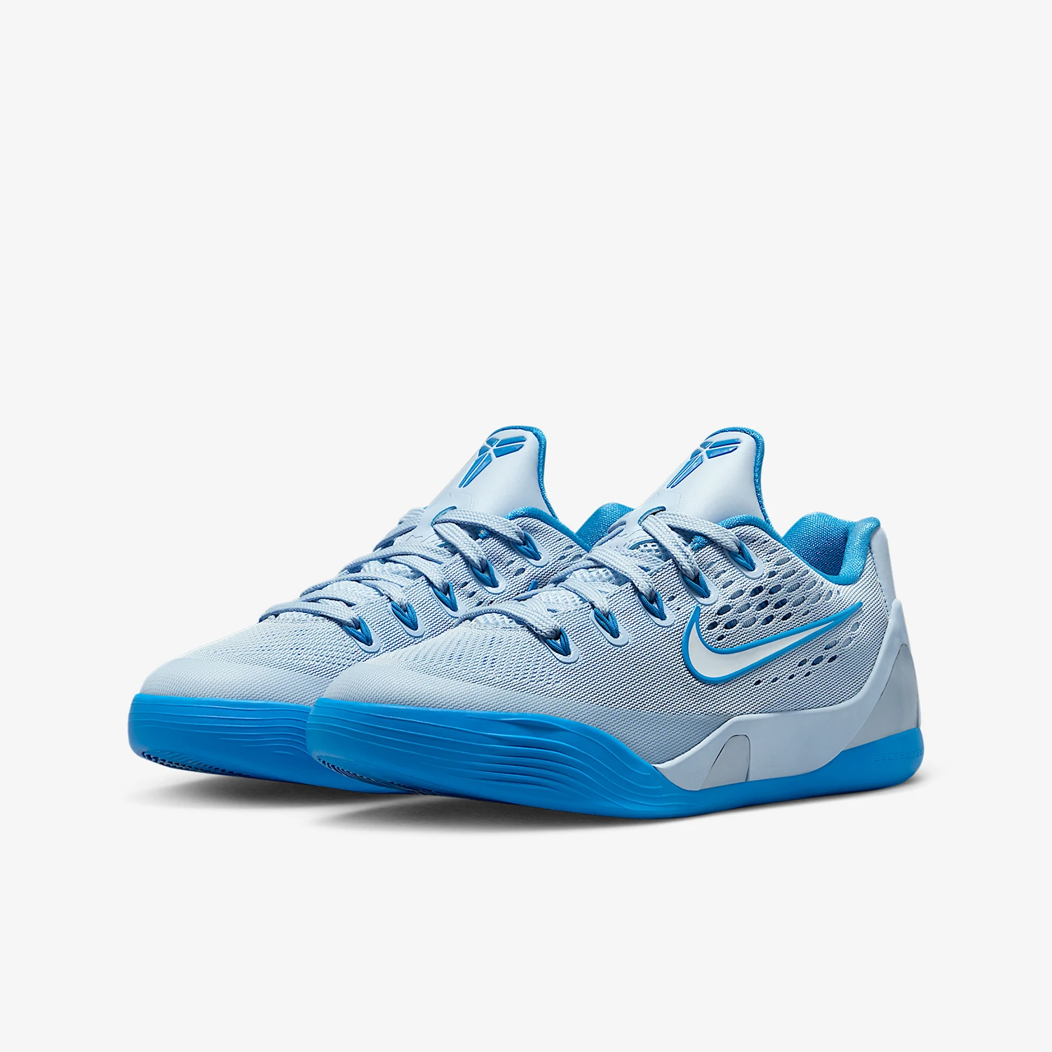 

Nike Authentic Four Seasons Collection GS Women's Youth Low-Top Lightweight Basketball Shoes IM6642-400